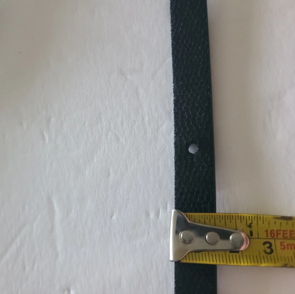 Tommy Hilfiger Women's TH Horsebit statement buckle skinny fashion leather belt - Picture 6 of 6